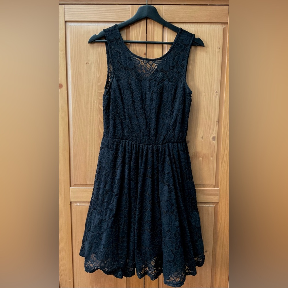 Suzy Shier Black Lace Party Dress or Cocktail Dress w Peek-a-boo shoulders